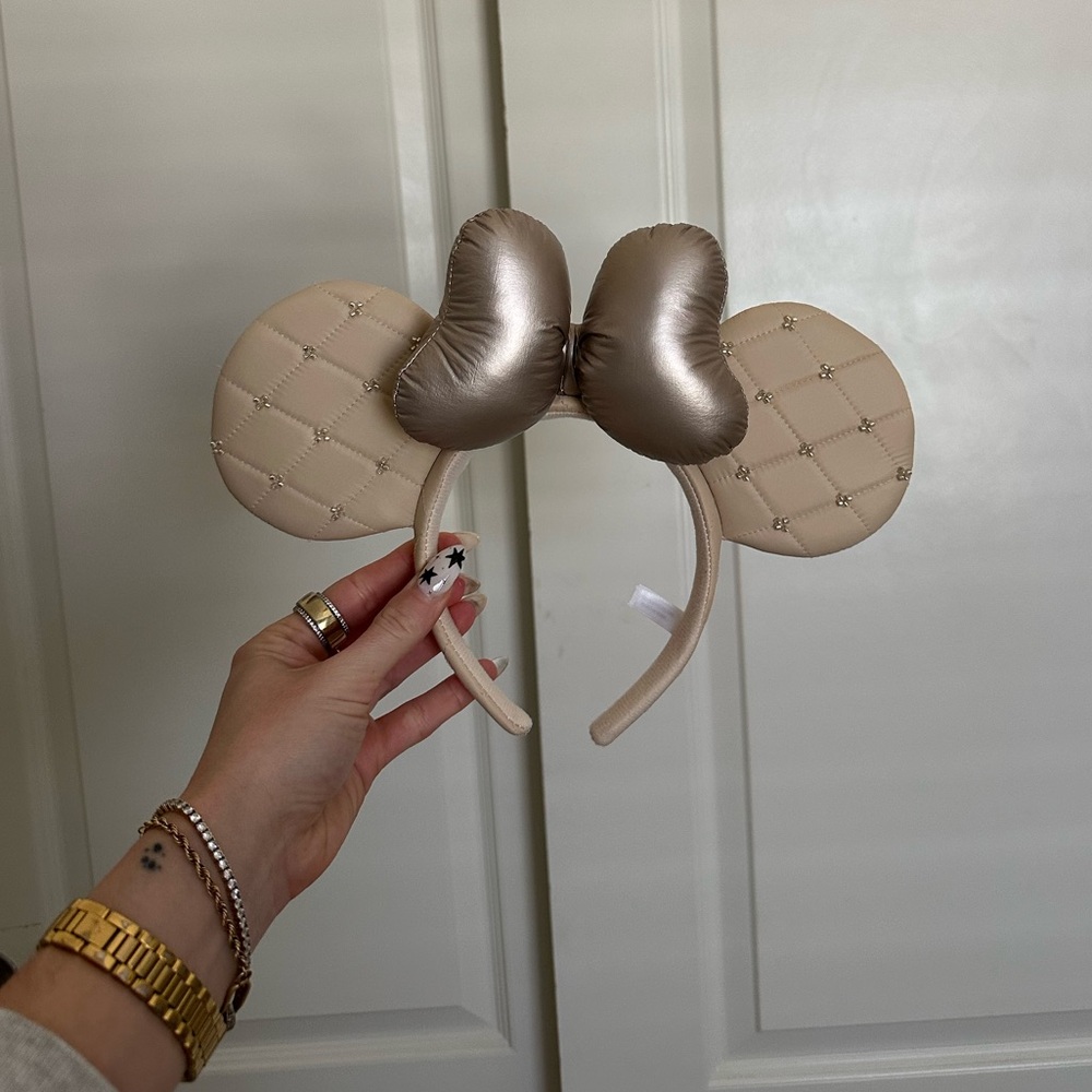 Tokyo Disneyland Tan Leather Puff Bow Ears Worn Once Excellent Condition